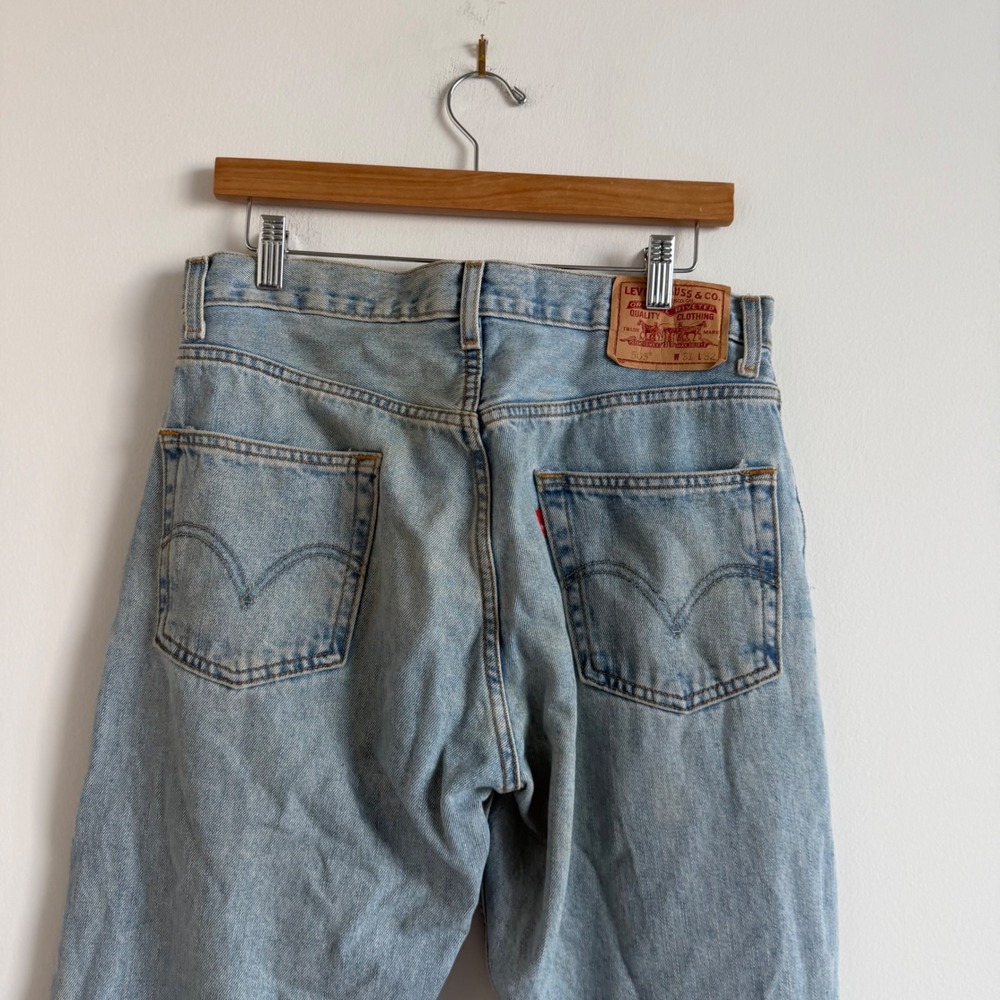 Vintage Levi's 505 Medium Wash Distressed Jeans Size 31 - Picture 9 of 10
